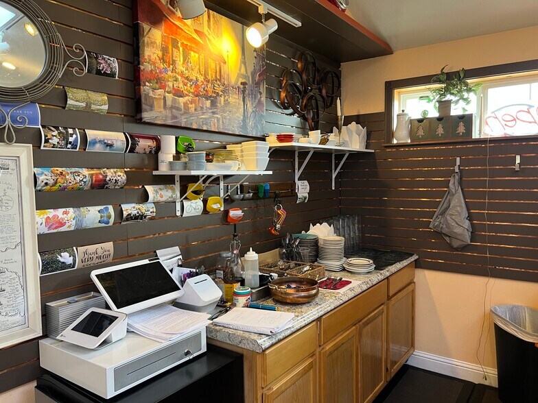 More Photos Of 1311 Bay Ave, Ocean Park General Retail For Sale