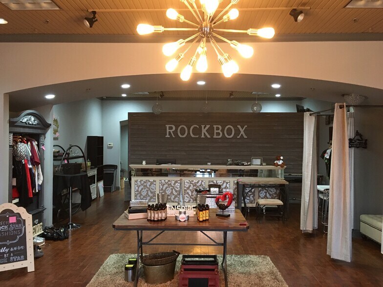 More Photos Of 11550 Webb Bridge Way, Alpharetta Unknown For Lease