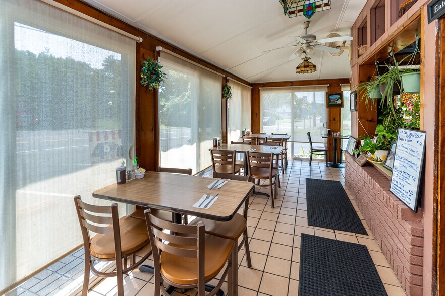 More Photos Of 36 John Ringo Rd, Ringoes Restaurant For Sale