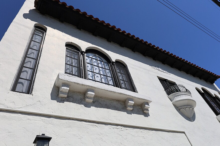More Photos Of 710 N Van Ness Ave, Los Angeles Apartments For Sale