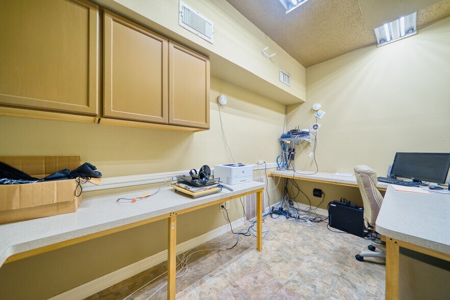 More Photos Of 2805 Center St, Deer Park Storefront Retail Office For Sale