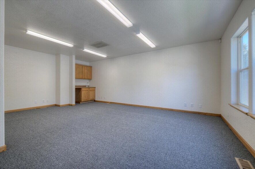 More Photos Of 545 Anderson St, Carson City Office For Sale
