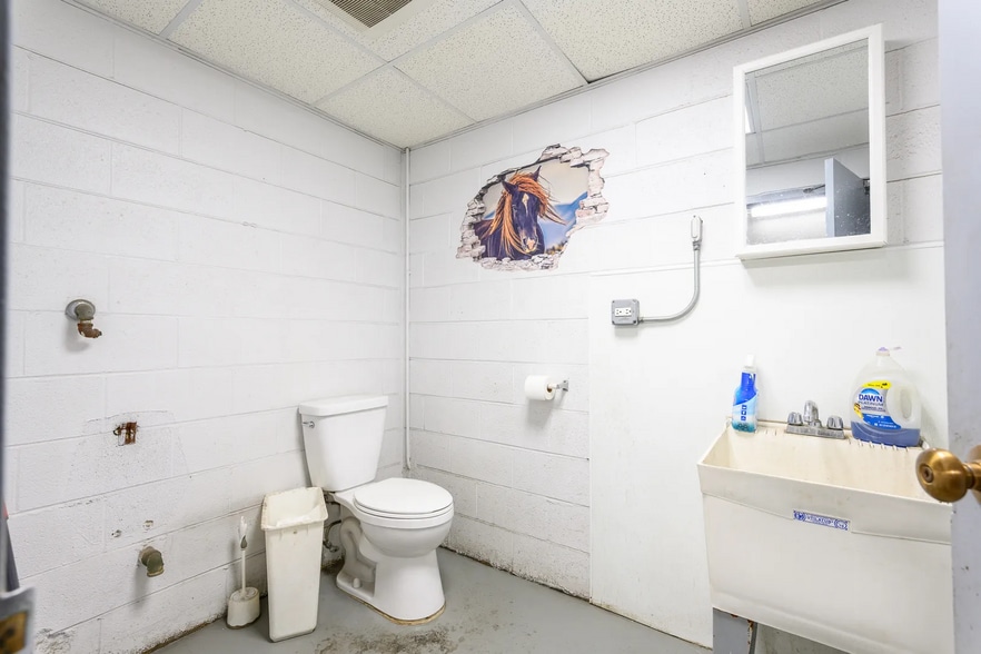 More Photos Of 242 N Western Ave, Chicago Warehouse For Sale