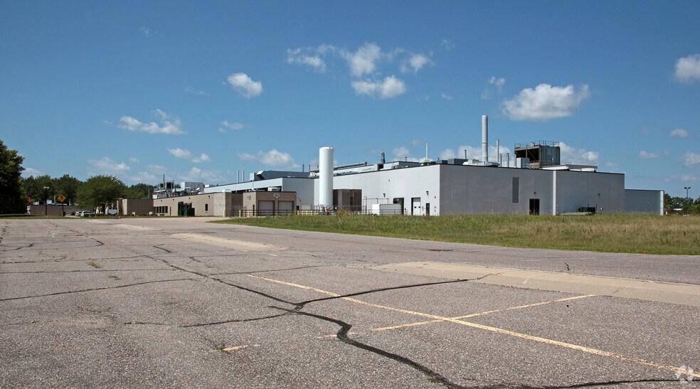Primary Photo Of 40 W Highland Park Dr NE, Hutchinson Manufacturing For Lease