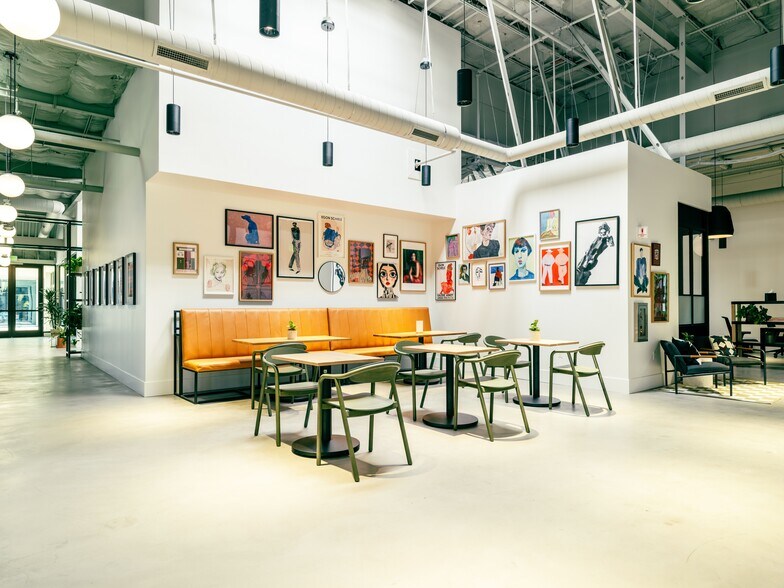 More Photos Of 17190 Bernardo Center Dr, San Diego Coworking Space