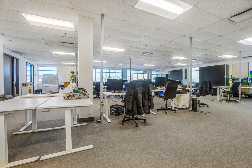 More Photos Of 4580-4610 Hickmore, Montréal Industrial For Lease