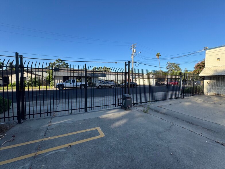 More Photos Of 1004 Mchenry Ave, Modesto Freestanding For Sale