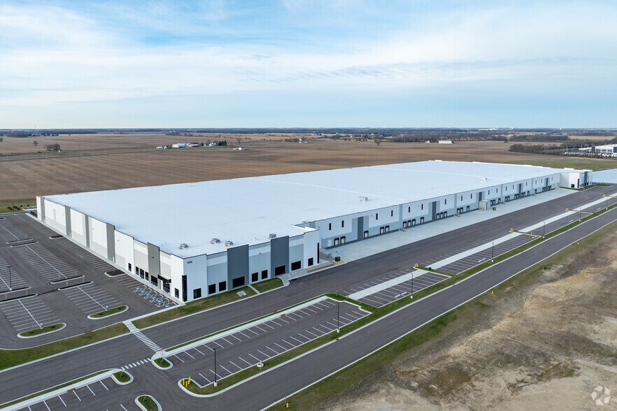 More Photos Of 1050 Gateway Dr, West Jefferson Distribution For Sale