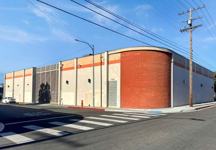 More Photos Of 3099 N California St, Burbank Manufacturing For Lease