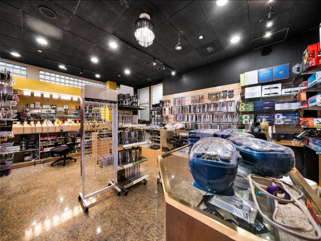 More Photos Of 12640 Riverside Dr, Valley Village Storefront Retail Office For Sale