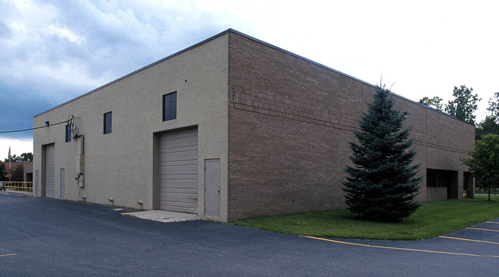 More Photos Of 38380-38400 Abruzzi Dr, Westland Warehouse For Lease