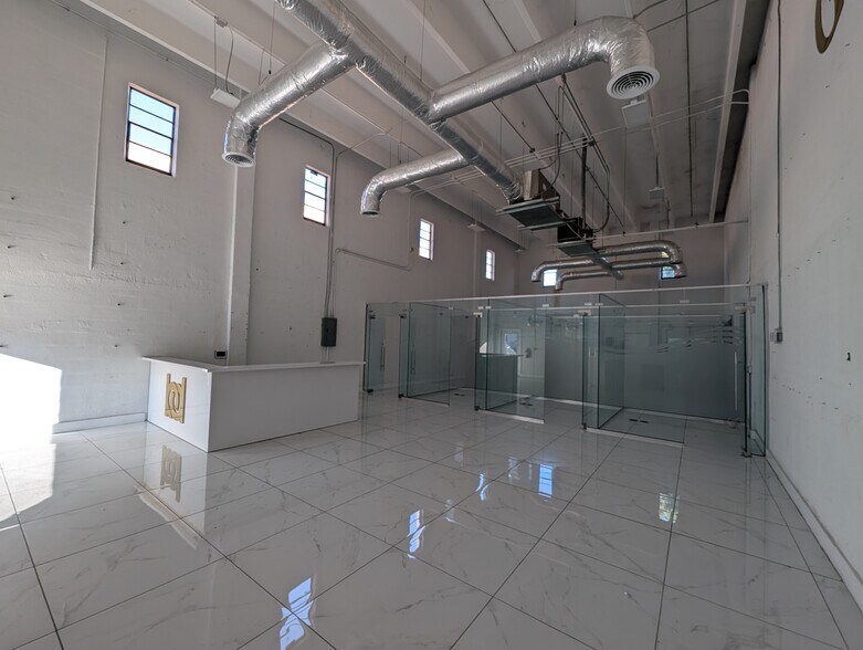 More Photos Of 1601 NW 97th Ave, Doral Warehouse For Lease