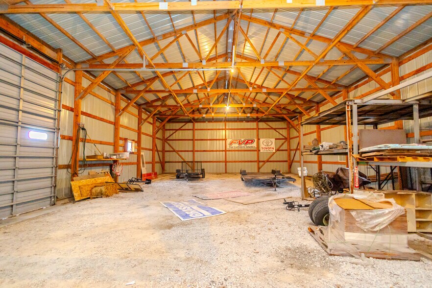 More Photos Of 2090 Idaho Dr, Pella Manufacturing For Sale