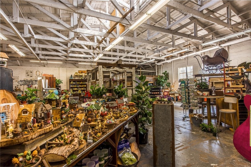 More Photos Of 401 W Chapman Ave, Orange General Retail For Sale