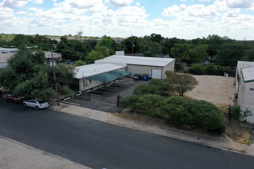 More Photos Of 2605 Buell Ave, Austin Warehouse For Lease