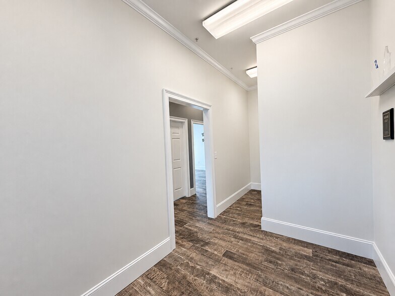 More Photos Of 501 S Main St, Alpharetta Medical For Lease