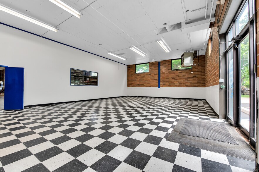 More Photos Of 425 E Front St, Monroe Manufacturing For Lease