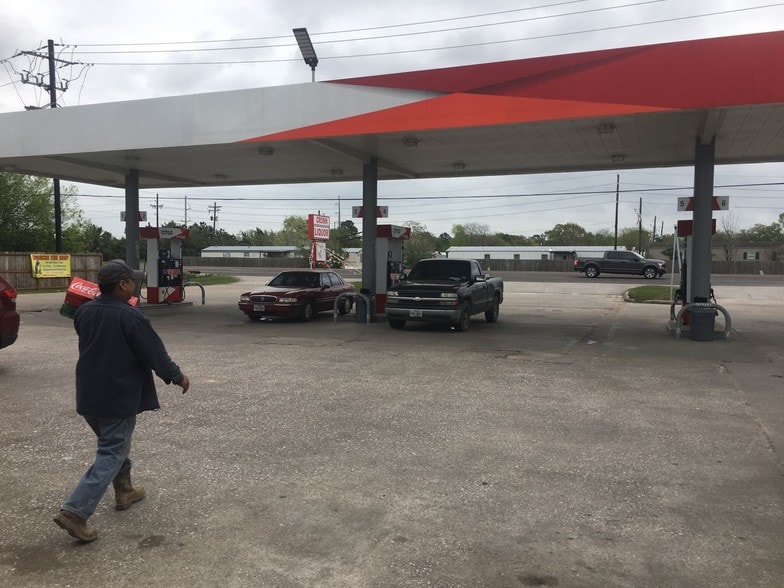 More Photos Of 742 Hwy 146, Dayton Convenience Store For Sale