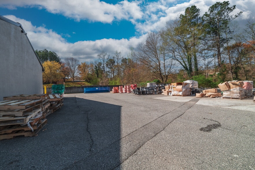 More Photos Of 2370 Justin Trl, Alpharetta Light Manufacturing For Sale