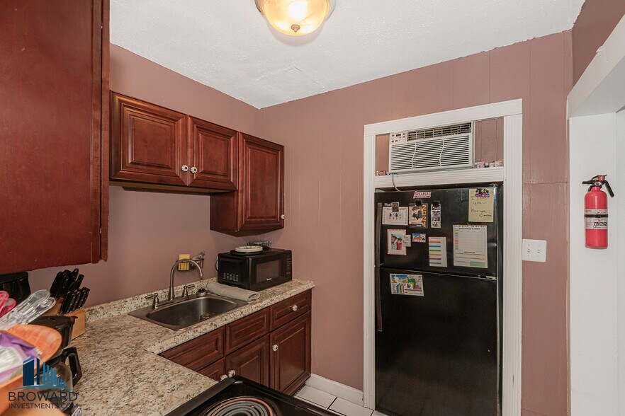 More Photos Of 255 SW 15th St, Dania Beach Apartments For Sale