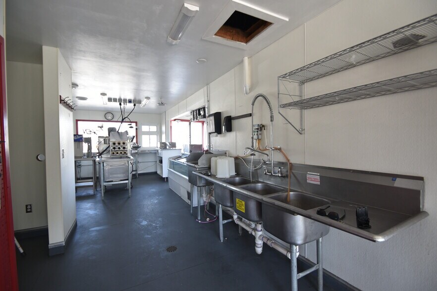 More Photos Of 4 Center Ave W, Dilworth Restaurant For Sale