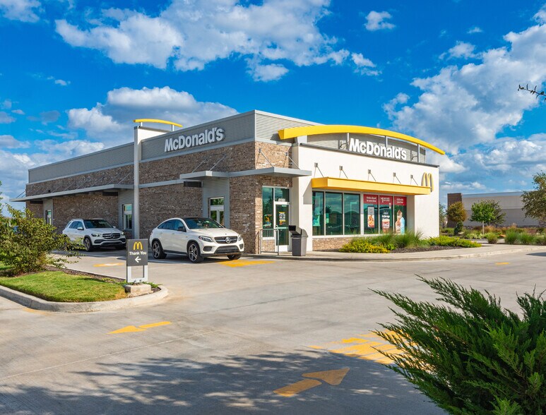 Primary Photo Of 10421 Bailey Rd, Manvel Freestanding For Sale