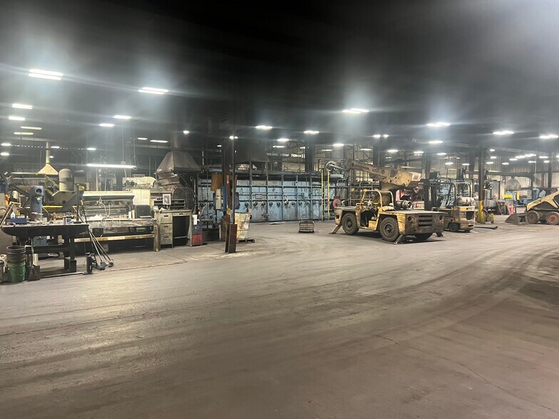 More Photos Of 400 S Gray St, Albany Manufacturing For Sale