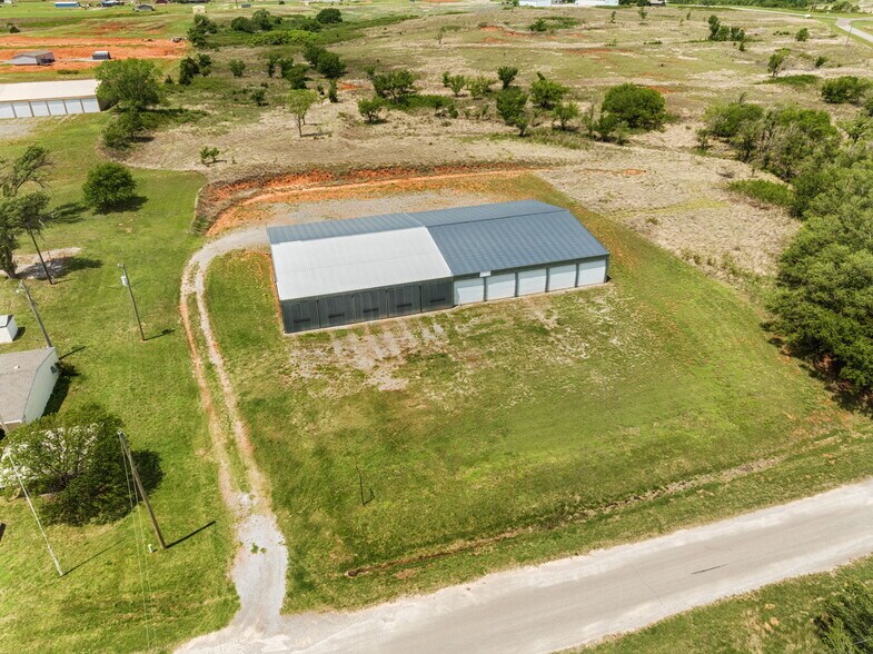 More Photos Of 10277 N 2130 Rd, Foss Convenience Store For Sale