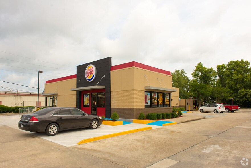 More Photos Of 2302 W Thomas St, Hammond Unknown For Lease