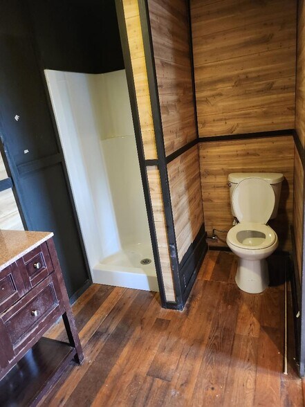 More Photos Of 5301 Harford Rd, Baltimore Office For Sale