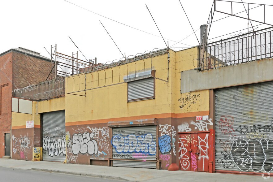 More Photos Of 582 Johnson Ave, Brooklyn Contractor Storage Yard For Lease