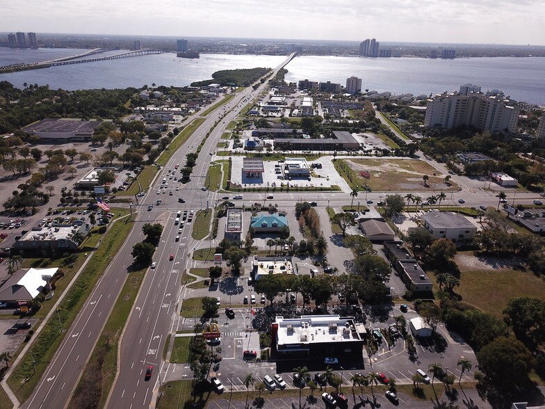 More Photos Of 13621 Cleveland Ave, North Fort Myers Convenience Store For Sale