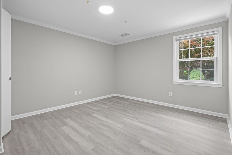 More Photos Of 9725 Lookout Pl, Gaithersburg Healthcare For Sale