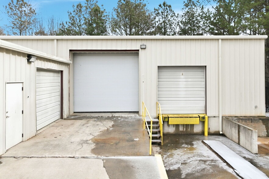 More Photos Of 3743 Old Flowery Branch Rd, Oakwood Warehouse For Lease