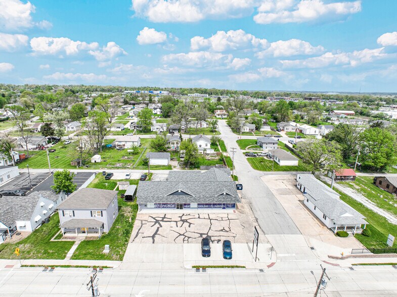 More Photos Of 581 E Cherry St, Troy Freestanding For Sale