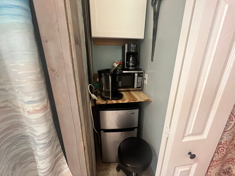 More Photos Of 1302 Monmouth Rd, Mount Holly Storefront Retail Office For Lease