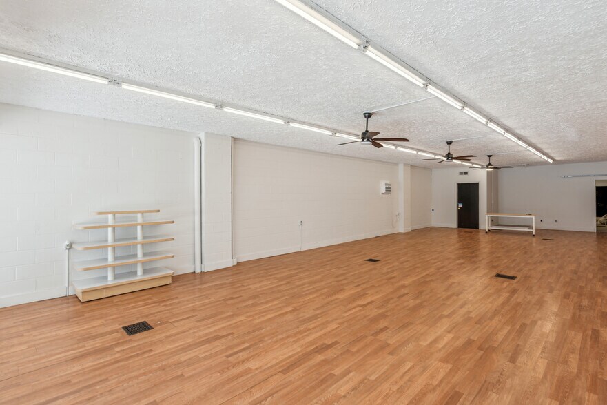 More Photos Of 6011 Vine St, Cincinnati Storefront Retail Residential For Sale