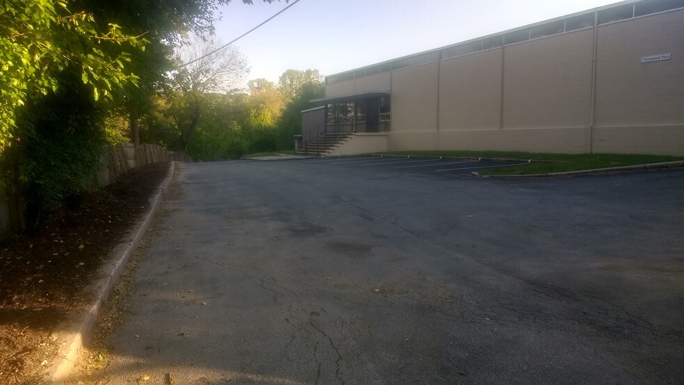 More Photos Of 7 Greenwood Pl, Pikesville Warehouse For Sale