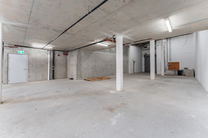 More Photos Of 243 Keefer st, Vancouver Storefront For Sale