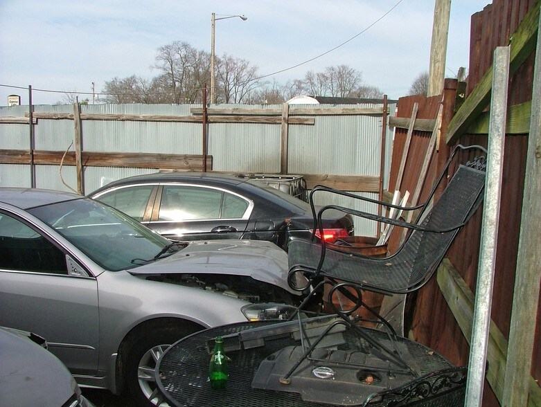 More Photos Of 327 W 6th Ave, Bowling Green Auto Dealership For Sale