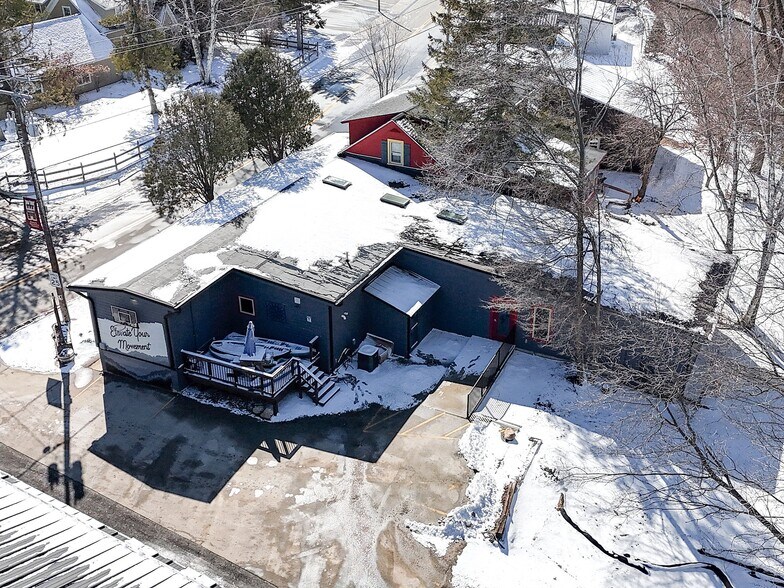 More Photos Of 1774 Riverside Dr, Suamico Freestanding For Lease