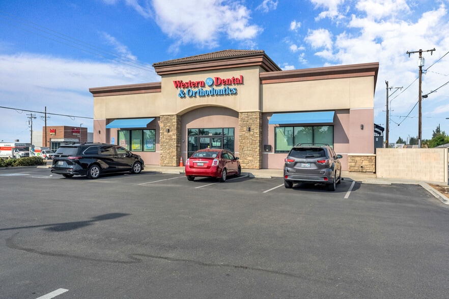More Photos Of 285 W El Monte Way, Dinuba Medical For Sale