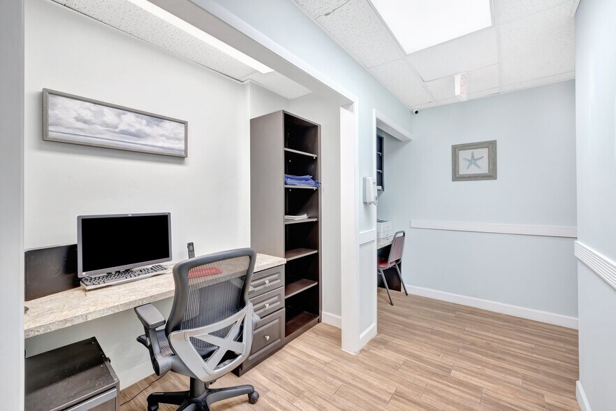 More Photos Of 3157 N University Dr, Davie Medical For Lease