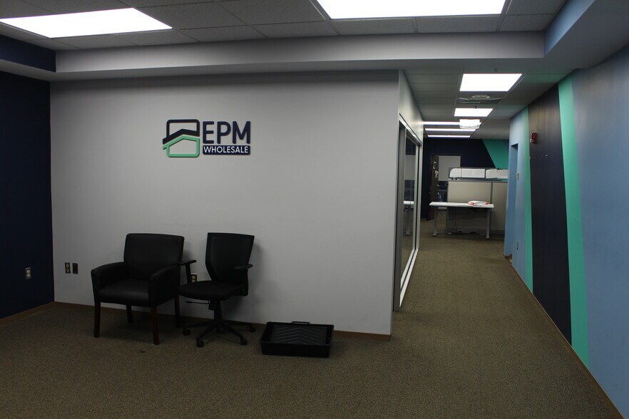 More Photos Of 931 Jefferson Blvd, Warwick Office For Sale