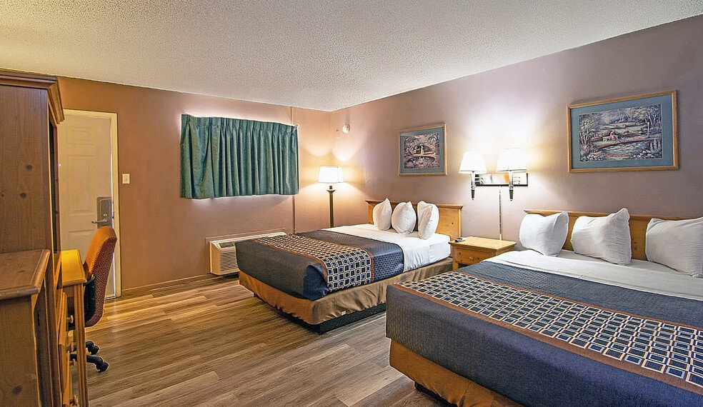 More Photos Of 2224 N White Sands Blvd, Alamogordo Hotel For Sale