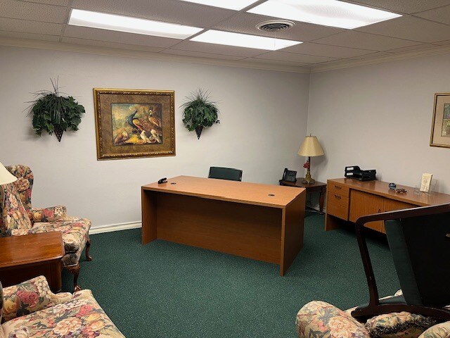 More Photos Of 601 Main St, Hereford Funeral Home For Sale