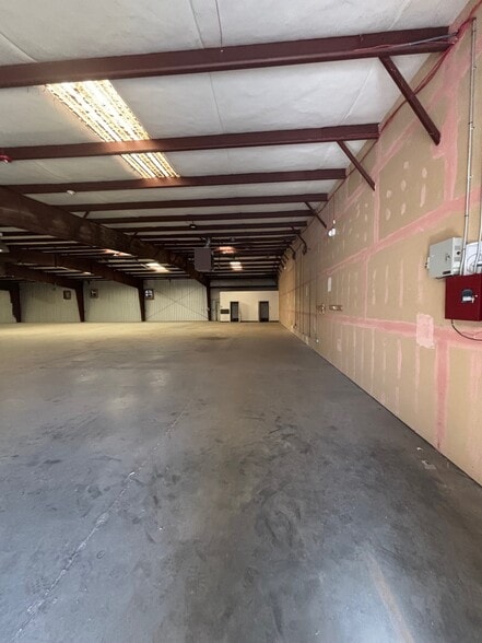 More Photos Of 110 Commercial Rd, Spartanburg Distribution For Lease