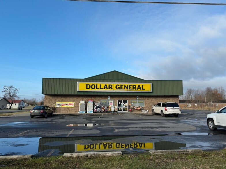 More Photos Of 1103 E 8th St, Metropolis Freestanding For Sale