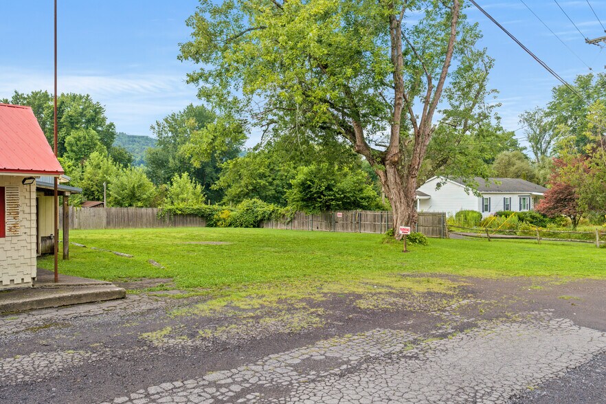 More Photos Of 2582 State Highway 7, Bainbridge Restaurant For Sale