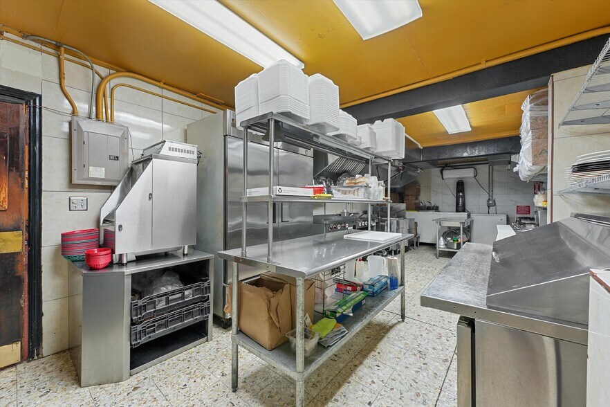 More Photos Of 9302 Highway 6, Hitchcock Restaurant For Sale